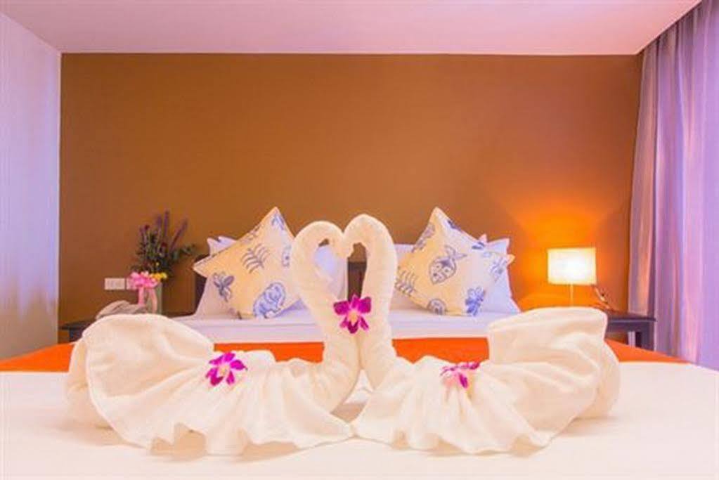 All Together Suite Hotel Bangkok Exterior foto
